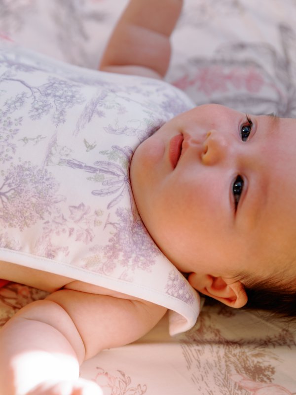 Reversible Drool Bib – Fruit Toile (Grape)